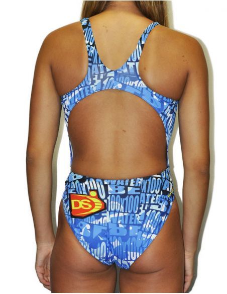 FRAU BADEANZUG SCHWIMMEN TA WATER