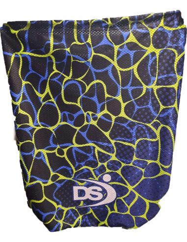 Fabric net in perforated fabric for quick drying of the material.